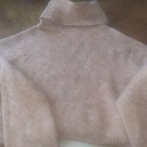 Beigy cropped flare sleeve sweater